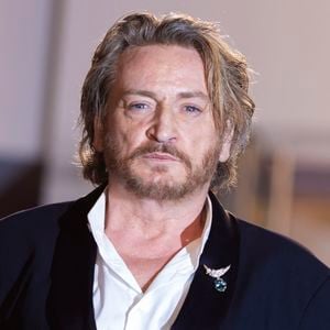 Benoit Magimel - Descente des marches du film " Histoires de la nuit " lors du 79ème Festival International du Film de Cannes, le 22 mai 2026. © Camilla Canalini / Bestimage