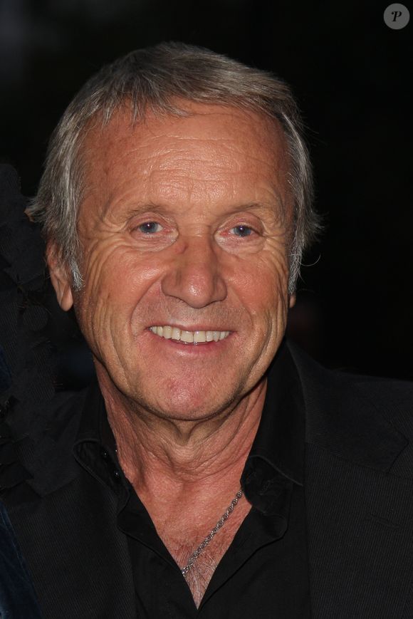 Yves Renier participe à un cocktail pour célébrer l'arrivée d'Axel Duroux à la tête de la chaîne de télévision TF1 à Boulogne Billancourt, France, le 16 septembre 2009. Photo de Guignebourg-Gorassini/ABACAPRESS.COM