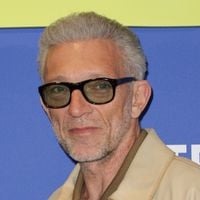 Vincent Cassel dans l'un des plus beaux palaces de Saint-Tropez, l'acteur est sur le tournage d'une série en plein chamboulement