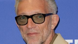 Vincent Cassel dans l'un des plus beaux palaces de Saint-Tropez, l'acteur est sur le tournage d'une série en plein chamboulement