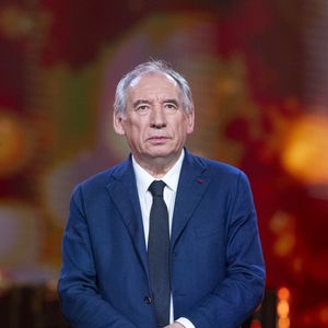 L’homme giflé par François Bayrou a été condamné à 10 ans de prison et une peine de 10 000 euros d’amende

Exclusif - Le premier ministre François Bayrou sur le plateau de l’émission “Unis pour Mayotte” diffusée en direct sur France 2, qui a permis de récolter plus de 5 millions de dons le 17 décembre 2024. © Pierre Perusseau / Bestimage