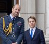 Le prince William a fait quelques confidences au sujet de ses trois enfants.


Le prince William, prince de Galles, Le prince George de Galles, - La famille royale britannique assiste aux célébrations du 80ème anniversaire de la fin de la Seconde guerre mondiale (VE Day) à Londres. Photo par Dana Press / Bestimage