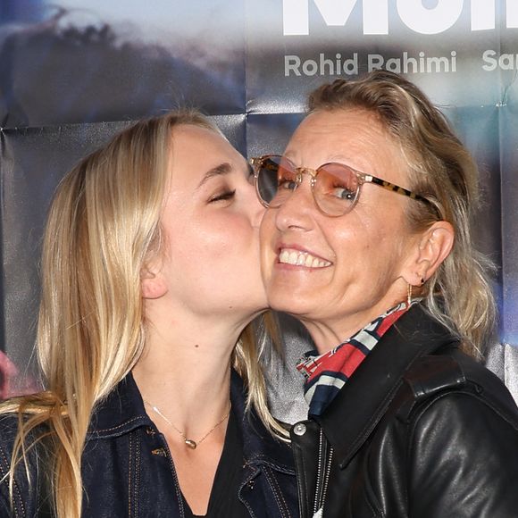 Chloé Jouannet et sa mère Alexandra Lamy - Avant-première du film "Nouveau Monde" au Cinéma Espace Saint-Michel à Paris le 19 juin 2024. © Coadic Guirec/Bestimage
