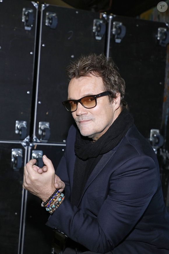 Aujourd'hui âgé de 64 ans, l'artiste sort un nouvel album intitulé Grand 8 et savoure sa chance d'aller mieux.

Exclusif - Axel Bauer - Backstage - Enregistrement de l'émission "Génération Hit Machine Vol. 2" au Dôme de Paris, les 8 et 9 novembre 2022, diffusée sur W9 le 31 janvier 2023
© Cédric Perrin / Bestimage