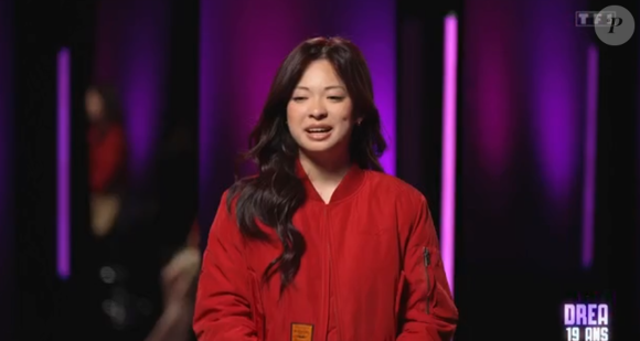 "Je suis chanteuse, je suis auteure-compositrice, je danse un peu, je suis une artiste", a-t-elle ensuite résumé. Des talents qu'elle devra toutefois cacher à ses camarades. 

Dréa, nouvelle candidate de "Secret Story".