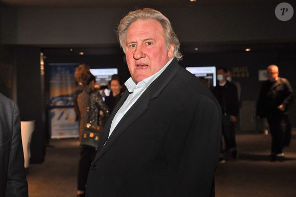 Gérard Depardieu lors de la soirée de clôture de la 3eme édition du Festival Cinéroman à Nice, le 24 octobre 2021. C'est avec la remise des prix et la projection en avant première du film Goliath, réalisé par F.Tellier, que Cinéroman s'est achevé avec en invité surprise, G.Depardieu. 
9 films tirés de roman ont été présentés en compétition et le Jury, présidé cette année par N.Bedos, a recompensé pour le prix du meilleur film adapté d'un roman : F.Zeller pour The Father,  pour Le prix d'interprétation féminine : G.Londez pour The Father, dans Le Discours de Laurent Tirard et Benedetta de Paul Verhoeven, pour le prix d'interprétation masculine : B.Lavernhe pour Le Discours de Laurent Tirard, pour le prix coup de coeur  du festival à une personnalité du cinéma pour sa relation très forte avec la ville de Nice et la côte d'Azur : M.Boujenah,  et pour finir, le prix spécial du jury a été décerné à G.Depardieu pour avoir remis dans la lumière des oeuvres  littéraires et su incarner des personnages de papier auxquels personne n'aurait osé prêter sa voix et son regard. Maigret, Germinal, Les Misérables, Monte Cristo, Les Valseuses, Sous le soleil de Satan, Les Illusions Perdues, Des Hommes, L'homme au masque de fer...