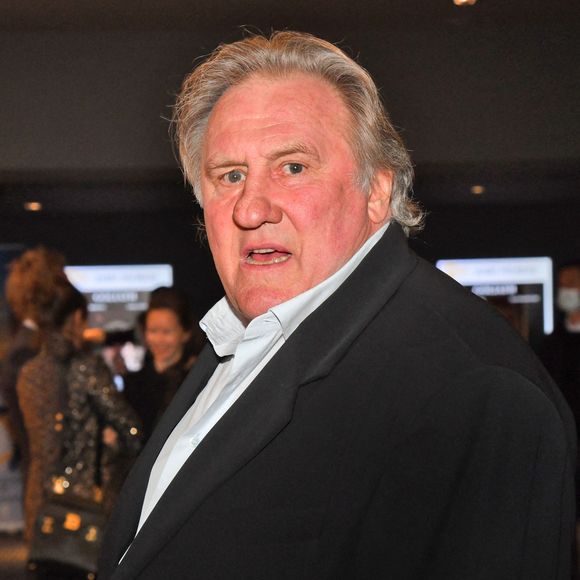 Gérard Depardieu lors de la soirée de clôture de la 3eme édition du Festival Cinéroman à Nice, le 24 octobre 2021. C'est avec la remise des prix et la projection en avant première du film Goliath, réalisé par F.Tellier, que Cinéroman s'est achevé avec en invité surprise, G.Depardieu. 
9 films tirés de roman ont été présentés en compétition et le Jury, présidé cette année par N.Bedos, a recompensé pour le prix du meilleur film adapté d'un roman : F.Zeller pour The Father,  pour Le prix d'interprétation féminine : G.Londez pour The Father, dans Le Discours de Laurent Tirard et Benedetta de Paul Verhoeven, pour le prix d'interprétation masculine : B.Lavernhe pour Le Discours de Laurent Tirard, pour le prix coup de coeur  du festival à une personnalité du cinéma pour sa relation très forte avec la ville de Nice et la côte d'Azur : M.Boujenah,  et pour finir, le prix spécial du jury a été décerné à G.Depardieu pour avoir remis dans la lumière des oeuvres  littéraires et su incarner des personnages de papier auxquels personne n'aurait osé prêter sa voix et son regard. Maigret, Germinal, Les Misérables, Monte Cristo, Les Valseuses, Sous le soleil de Satan, Les Illusions Perdues, Des Hommes, L'homme au masque de fer...