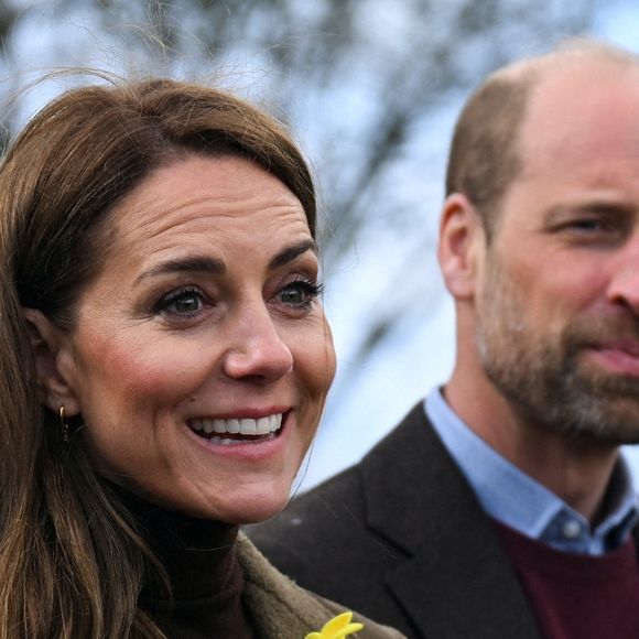 Kate Princesse de Galles Catherine Katherine Duchesse de Cambridge Middleton (Catherine (Kate) Middleton, princesse de Galles) et le Prince William de Galles (Le prince William, prince de Galles) lors d'une visite au Meadow Street Community Garden and Woodland à Pontypridd au Pays de Galles.