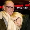 Mireille Darc : Ils étaient deux à lui tenir la main jusqu'au bout, son mari Pascal Desprez à l'origine de cette initiative pour ses dernières heures