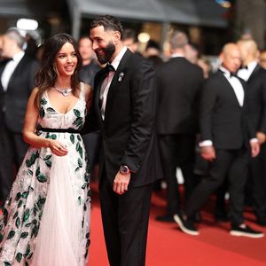 Karim Benzema et Lyna Khoudri assistent au tapis rouge de "13 Jours 13 Nuits" lors de la 78ème édition du Festival de Cannes au Palais des Festivals le 23 mai 2025 à Cannes, France. Photo de Jerome Domine/ABACAPRESS.COM