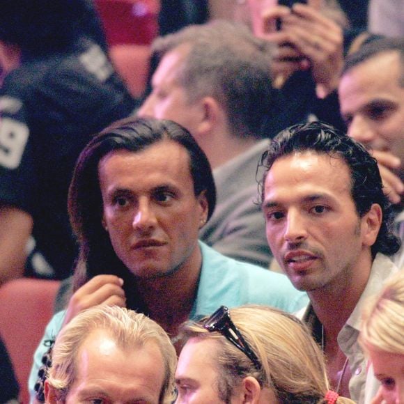 Le chorégraphe français Kamel Ouali assiste au premier des quatre concerts de la popstar américaine Madonna au Palais Omnisports Paris Bercy à Paris-France le 1er septembre 2004, dans le cadre de sa tournée mondiale 'Re-Invention'. Photo par Laurent Zabulon/ABACA.