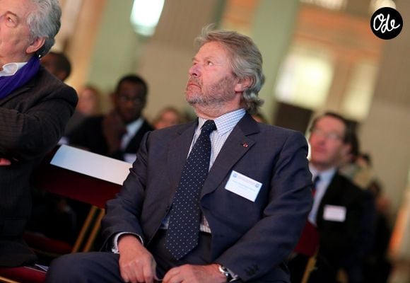 Au fil des décennies, l'entrepreneur a appliqué au vignoble les recettes qui ont fait son succès dans le luxe : valorisation du patrimoine, excellence et rayonnement international. 

Exclusif - Alain-Dominique Perrin, Pdt EDC Paris
Paris le 13 fervrier 2013
Cérémonie des parrains de Sports Management School (SMS) à l'Hôtel des Italiens, siège central historique de LCL.