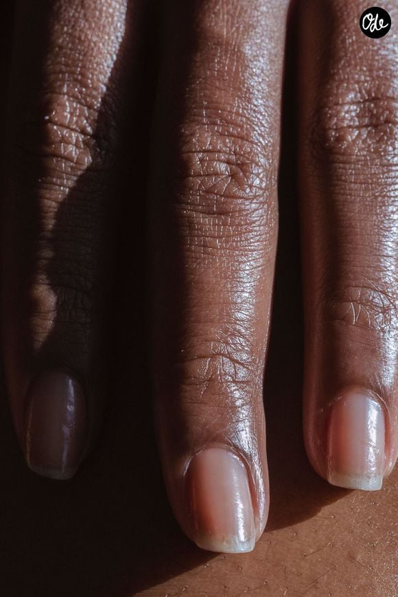 L'hydratation quotidienne via des huiles ciblées reste la meilleure alternative pour préserver la santé de vos ongles.
Photo : Pexels/angela-roma