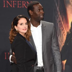 Info ( Omar Sy bientôt papa pour la 5 ème fois, sa femme Hélène est enceinte) - Omar Sy et sa femme Hélène - Première du film "Inferno" à Berlin. Le 10 octobre 2016