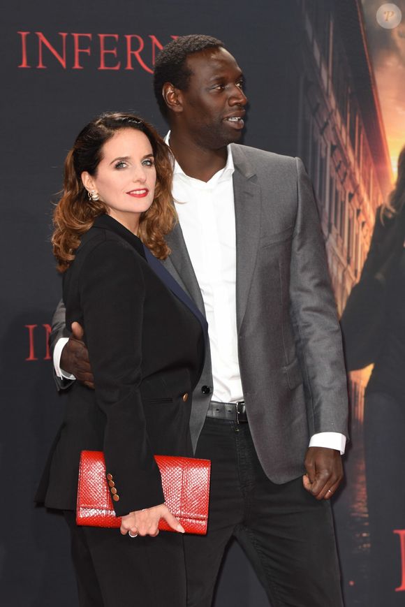 Info ( Omar Sy bientôt papa pour la 5 ème fois, sa femme Hélène est enceinte) - Omar Sy et sa femme Hélène - Première du film "Inferno" à Berlin. Le 10 octobre 2016