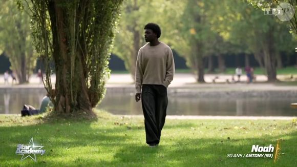 "Et un jour, on s’est juste dit qu’on allait parler plus, se dire ce qu’on avait sur le cœur, comment on voulait que notre groupe fonctionne et on a eu une bonne discussion qui a duré 45 minutes et on s’est tous sentis beaucoup plus légers. Et on a fait en sorte que ce groupe aille loin."

Capture d'écran de la "Star Academy 2025" lors du premier prime le 18 octobre 2025 sur TF1