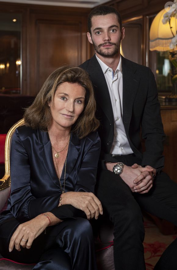 De son côté, Louis Sarkozy a rendu hommage à son père sur Instagram

Exclusif - Cécilia Attias et son fils Louis Sarkozy - Signature du livre "Une envie de désaccord(s)" aux Editions Plon de C. Attias et L. Sarkozy au restaurant Lucas Carton à Paris, le 23 octobre 2019.
© Julio Piatti/Bestimage