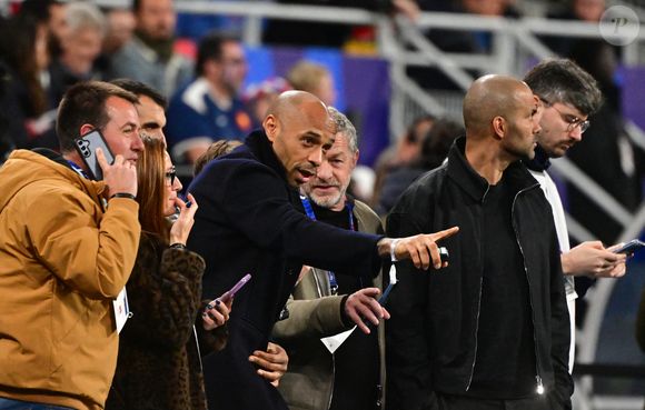Thierry Henry, Tony Parker lors du match d'automne des Nations Series entre la France et l'Afrique du Sud au Stade de France à Saint-Denis, banlieue parisienne, le 8 novembre 2025.

© Christian Liewig/