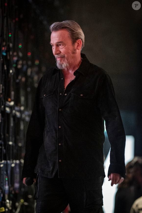 Exclusif - Florent Pagny en backstage de l'enregistrement de l'émission "Serge Lama, le dernier rappel" présentée par F. Bollaert, diffusée le vendredi 21 novembre 2025 sur France 3 à 21h10, au théâtre Marigny à Paris, France, le 29 avril 2025. © Clovis-Moreau/Bestimage