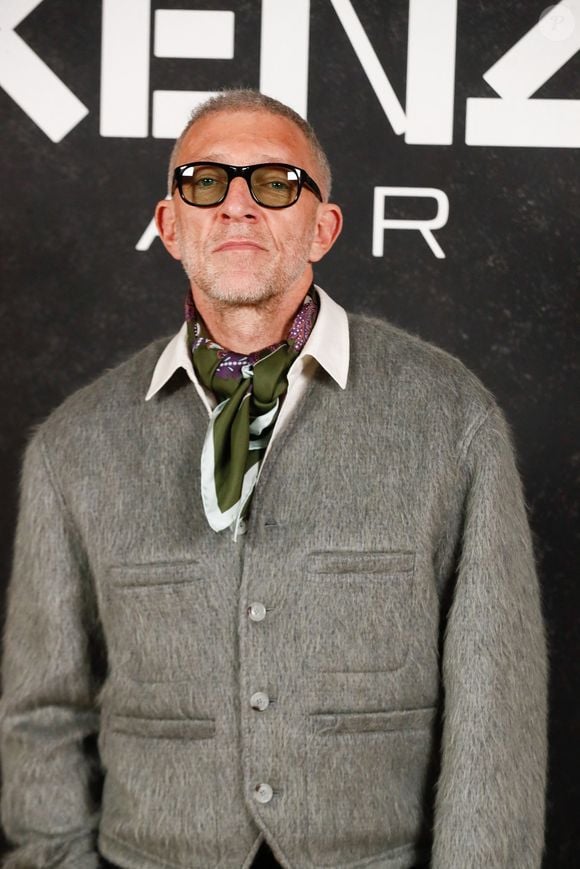 Il y a un mois, l'acteur est devenu papa pour la quatrième fois.

Vincent Cassel au photocall du défilé KENZO "Collection Homme Prêt-à-Porter Automne/Hiver 2025-2026" au Palais de Chaillot lors de la Fashion Week de Paris, le 24 janvier 2025.

Photo : Christophe Clovis / Bestimage