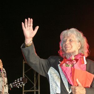 Chico Bouchikhi du groupe 'Chico and the Gypsies' se produit pour le 85ème anniversaire de Manitas de Plata, à Arles, dans le sud de la France, le 4 novembre 2006.
Photo par Pascal Parrot/ABACAPRESS.COM.