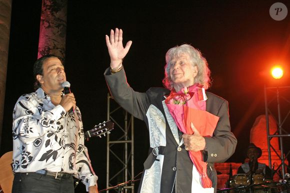 Chico Bouchikhi du groupe 'Chico and the Gypsies' se produit pour le 85ème anniversaire de Manitas de Plata, à Arles, dans le sud de la France, le 4 novembre 2006. 

Photo par Pascal Parrot/ABACAPRESS.COM.