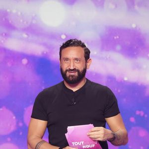 Exclusif - Cyril Hanouna, sur le plateau de  TBT9 présenté par C.Hanouna, et diffusé en direct sur W9, Paris, France, le 11 novembre 2025. © Jack Tribeca / Bestimage
