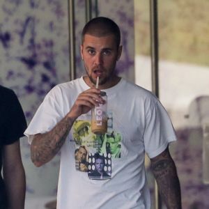 Beverly Hills, CA Justin Bieber a été aperçu à Los Angeles, s'arrêtant au café Leora pour se faire plaisir tout en portant sa propre marque © Skylark. Backgrid USA / Bestimage