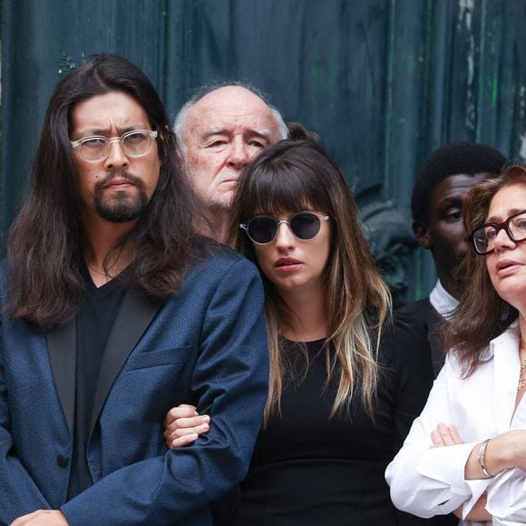 Marc Lavoine lui a aussi offert une opportunité musicale en 2009 en collaborant avec lui.

Lulu Gainsbourg lors des funérailles à l'église Saint Roch à Paris, France, le 24 juillet 2023, de la chanteuse et actrice d'origine britannique Jane Birkin, décédée le 16 juillet 2023 à Paris à l'âge de 76 ans. Photo by Nasser Berzane/ABACAPRESS.COM