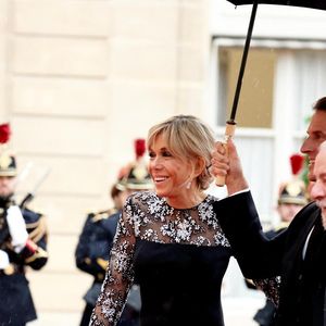 Le président Emmanuel Macron, sa femme Brigitte Macron, le président du Brésil Luiz Inácio Lula da Silva et sa femme Rosângela da Silva - Le président de la République française et sa femme accueillent le président du Brésil et sa femme au palais de l'Elysée pour un dîner d'état à Paris le 5 juin 2025.

© Jacovides / Moreau / Bestimage