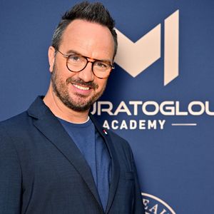 L'humoriste s'est souvenu : "Quand j’ai commencé l’humour, on m’a dit qu’un homosexuel ne remplirait jamais les salles en province". 

Jarry - 10ème édition du Gala de Charité de Patrick Mouratoglou à l'Académie Mouratoglou à Biot Sophia Antipolis, le 23 juin 2024.