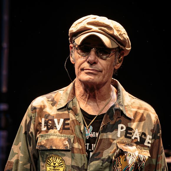 Gérard Lanvin - Gérard Lanvin en concert lors de sa tournée "On The Road Again" à la Maison Folie de Beaulieu de Lomme le 16 novembre 2023. © Stéphane Vansteenkiste/Bestimage