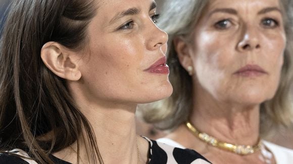 "C'est toujours ambivalent":  Charlotte Casiraghi se confie sur sa relation avec sa maman Caroline de Monaco