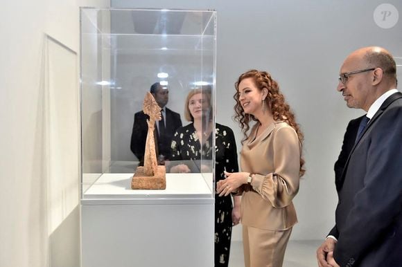 La princesse Lalla Salma du Maroc, accompagnée du ministre français des Affaires européennes Harlem Desir, inaugure l'exposition rétrospective sur Alberto Giacometti au Musée Mohammed VI des arts modernes et contemporains à Rabat, au Maroc, le 18 avril 2016. Photo by Balkis Press/ABACAPRESS.COM