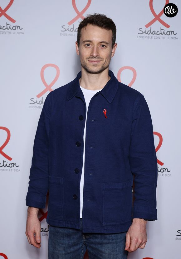 Hugo Clément - Photocall de la soirée de lancement du "Sidaction" au théâtre Edouard VII à Paris le 4 mars 2024. © Denis Guignebourg/Bestimage
