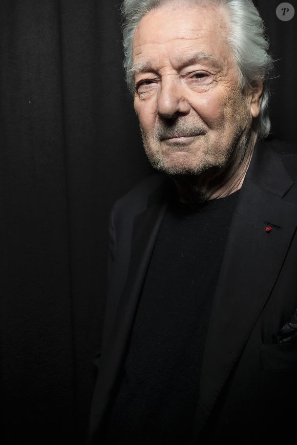 Exclusif - Pierre Arditi en backstage de l'enregistrement de l'émission "Serge Lama, le dernier rappel" présentée par F. Bollaert, diffusée le vendredi 21 novembre 2025 sur France 3 à 21h10, au théâtre Marigny à Paris, France, le 29 avril 2025. © Clovis-Moreau/Bestimage