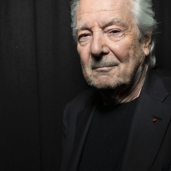 Exclusif - Pierre Arditi en backstage de l'enregistrement de l'émission "Serge Lama, le dernier rappel" présentée par F. Bollaert, diffusée le vendredi 21 novembre 2025 sur France 3 à 21h10, au théâtre Marigny à Paris, France, le 29 avril 2025. © Clovis-Moreau/Bestimage