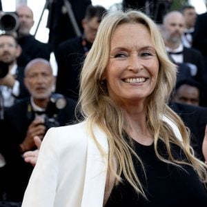Estelle Lefébure - Montée des marches du film " Histoires de la nuit " lors du 79ème Festival International du Film de Cannes, le 22 mai 2026. © Olivier Borde / Bestimage