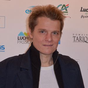 Benabar assiste à un photocall lors du 21e Festival des Créations Télévisuelles de Luchon a Luchon, France, le 6 Fevrier 2019. Photo par Julien Reynaud/APS-Medias/ABACAPRESS.COM