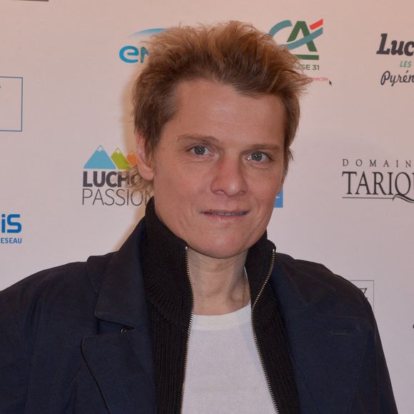 Benabar assiste à un photocall lors du 21e Festival des Créations Télévisuelles de Luchon a Luchon, France, le 6 Fevrier 2019. Photo par Julien Reynaud/APS-Medias/ABACAPRESS.COM