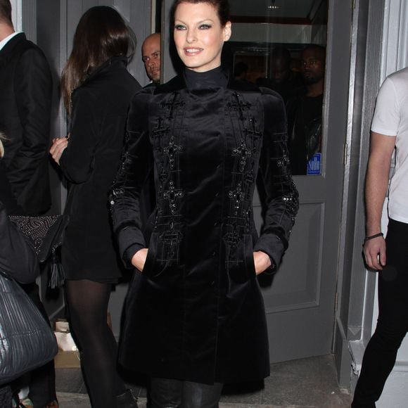 Linda Evangelista - Ouverture de la nouvelle boutique Versace Soho a New York, le 24 octobre 2012. FAMEFLYNET / BESTIMAGE