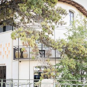 Patrick Bruel inaugure son hôtel cinq étoiles "L'Isle de Leos MGallery" à L'Isle-sur-la-Sorgue, France, le 23 septembre 2025. 
L’Isle de Leos Hôtel & Spa MGallery Collection . © Jack Tribeca / Bestimage