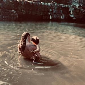 Julien Doré immortalisé aux côtés de son fils sur Instagram.