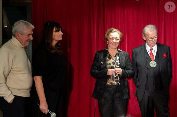 Claude Lelouch, Valerie Perrin, Catherine Frot, Philippe Davis lors de la cérémonie d'intronisation de A.Dussollier et C.Frot à l'académie Alphonse Allais au cabaret La Crémaillère 1900 à Paris le 26 janvier 2026

© Tiphaine Praud-Lebely / Bestimage