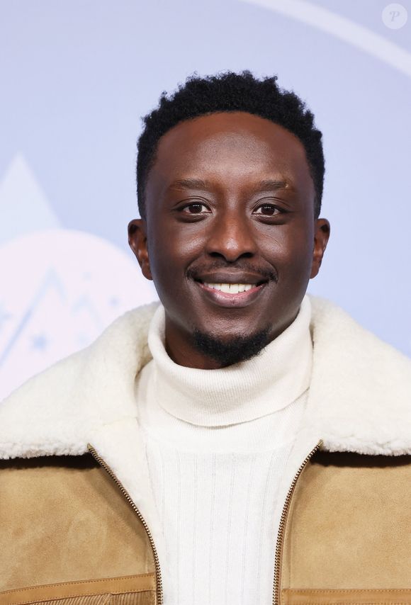 Ahmed Sylla - Tapis rouge lors du 29ème Festival International du Film de Comédie de l'Alpe d'Huez le 20 Janvier 2026. © Dominique Jacovides/Bestimage
