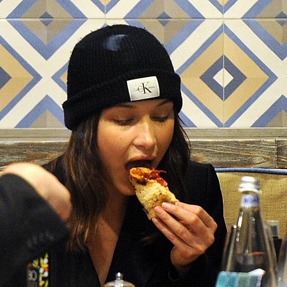 Bella Hadid au restaurant à Milan Bestimage
