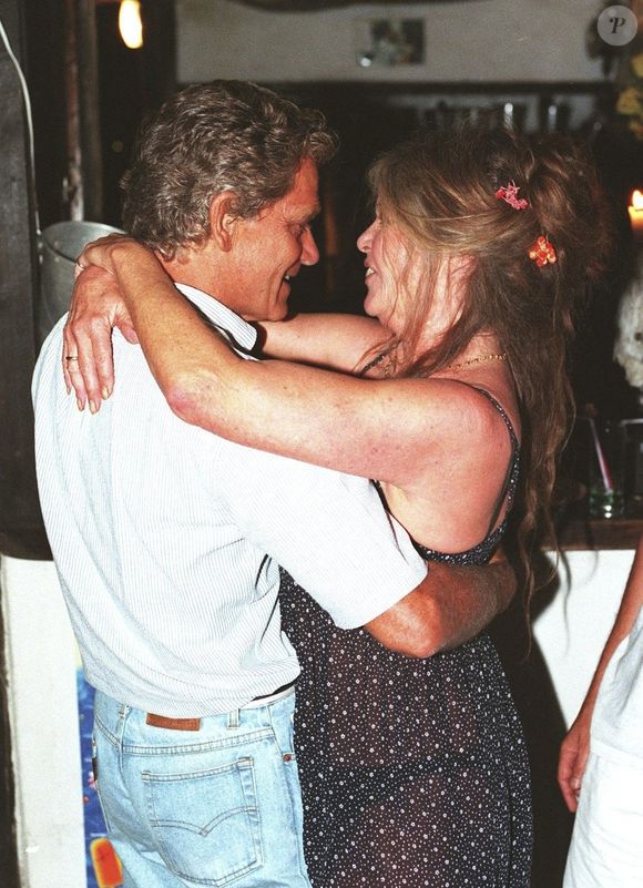 Archives - Bernard d'Ormale - Brigitte Bardot est morte à 91 ans - BGUK_3449353 - na, FRANCE FILE PHOTOS - La star du cinéma français Brigitte Bardot est morte à l'âge de 91 ans.



Le communiqué, consulté par l'AFP, la qualifie d'"actrice et chanteuse de renommée mondiale, qui a choisi d'abandonner sa prestigieuse carrière pour consacrer sa vie et son énergie à la protection des animaux et à sa fondation"



Sur la photo : Brigitte Bardot