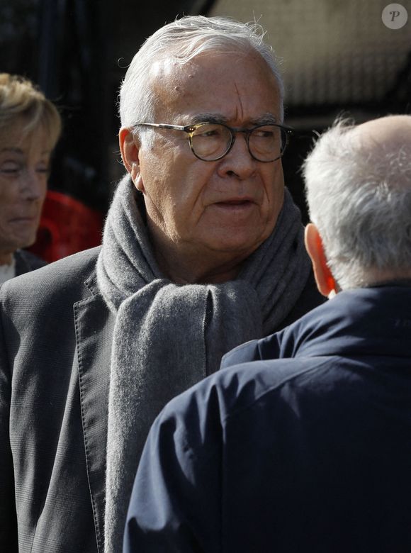 Jean-Claude Dassier - Sorties des obsèques de Etienne Mougeotte dans l'église Saint-François-Xavier à Paris. Le 13 octobre 2021
© Jacovides-Clovis / Bestimage