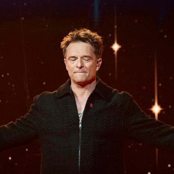 "C’est peut-être aussi ce qu’on espère, quand on dit qu’on entend des choses, c’est peut-être nous aussi qui espérons, qui croyons en ça et qui avons envie d’y croire…", confie-t-il.

David Hallyday lors de l’enregistrement de l’émission “Les stars s’unissent pour le Sidaction” au théâtre Marigny à Paris, France, le 11 mars 2025. L’émission sera diffusée en prime le 22 mars sur France 2. © Guirec-Moreau/ Bestimage