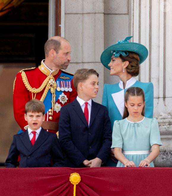Les membres de la famille royale britannique au balcon de Buckingham Palace lors de la cérémonie Trooping the Colour à Londres, le 14 juin 2025.
© Goff Inf / Bestimage